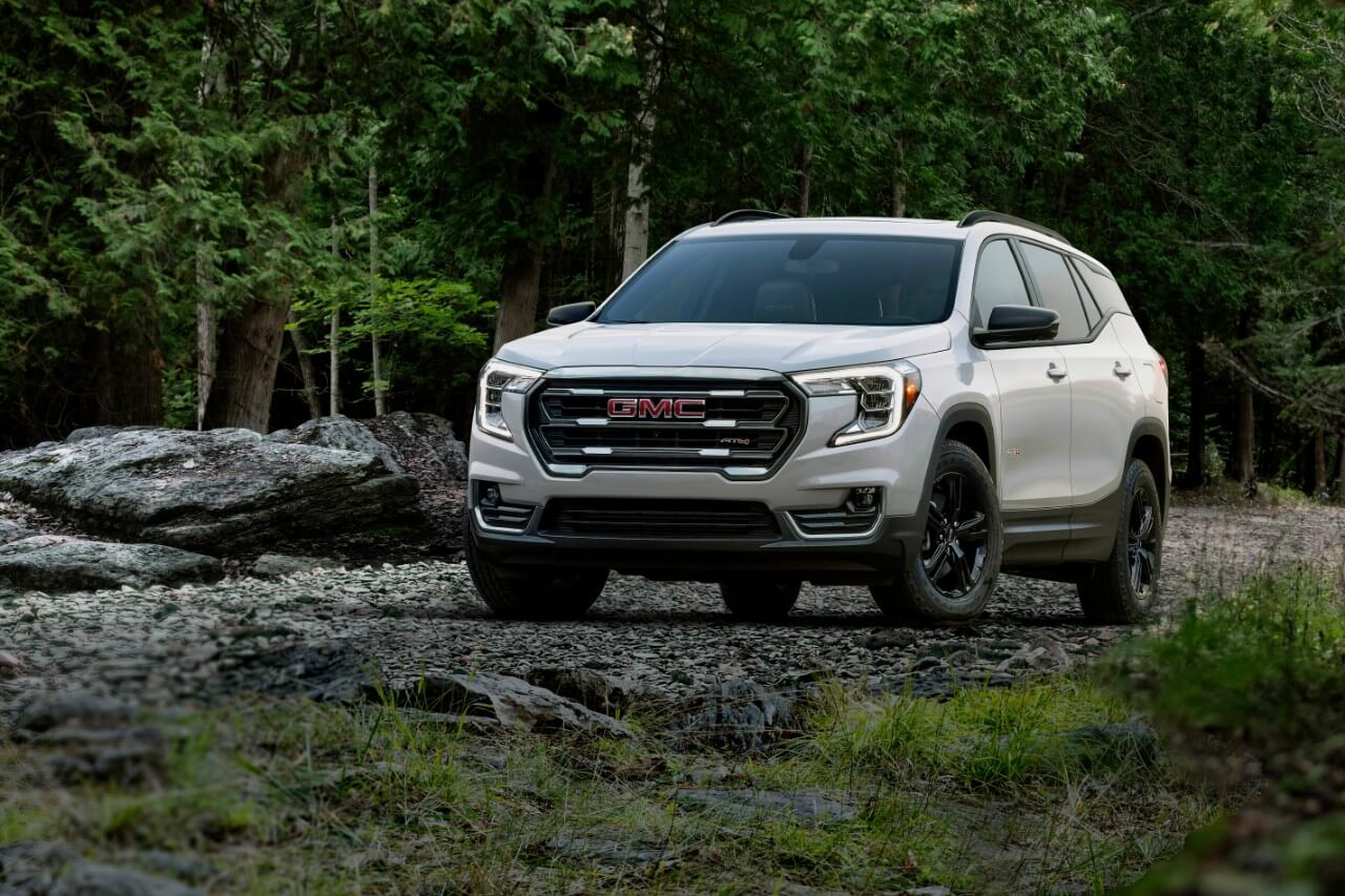 vue trois quart avant du GMC Terrain 2022
