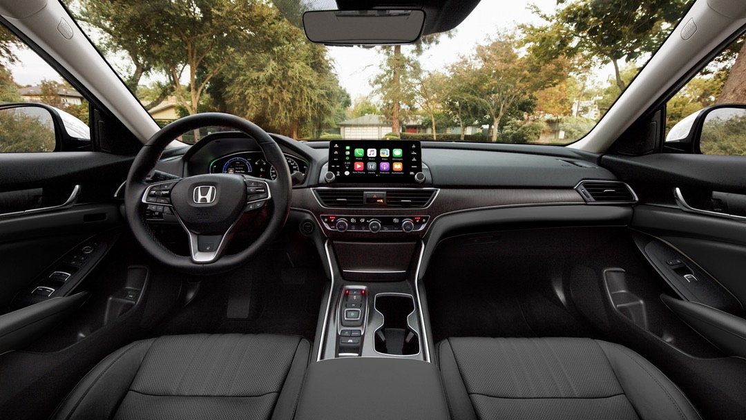cockpit de la Honda Accord hybride 2022 incluant ses fonctionnalités d’infodivertissement